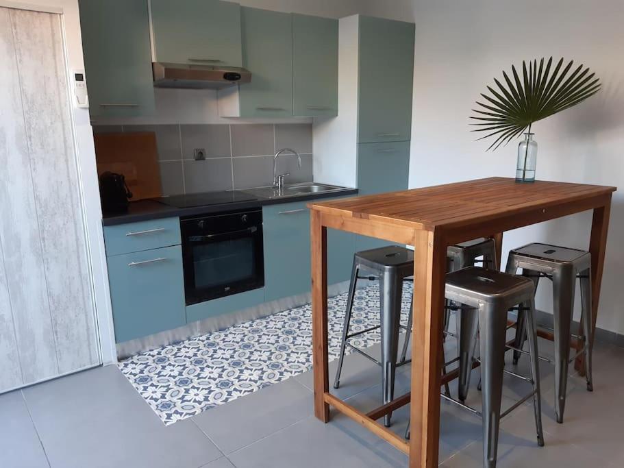Grand Studio Avec Patio Marseille Extérieur photo