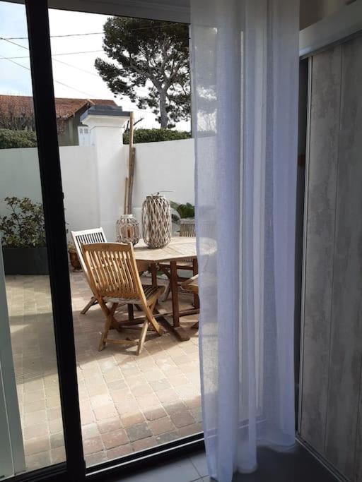 Grand Studio Avec Patio Marseille Extérieur photo