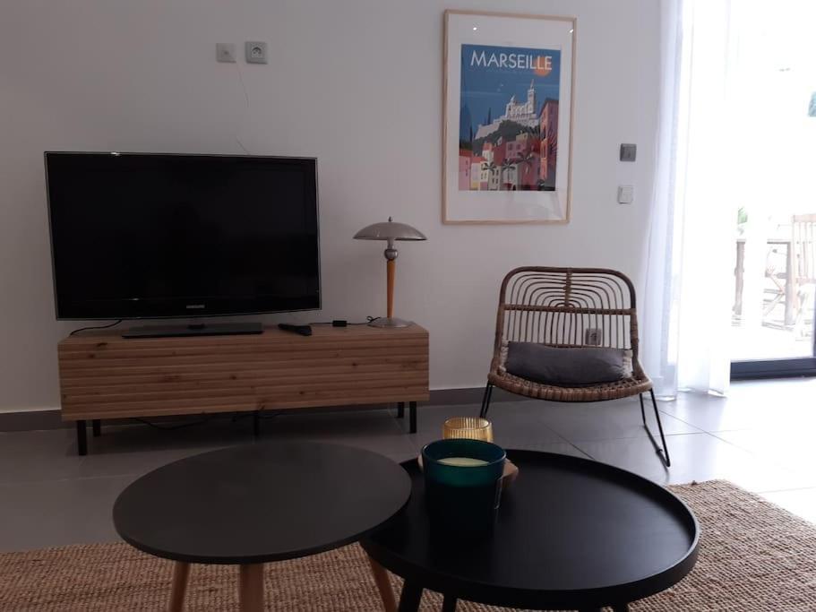 Grand Studio Avec Patio Marseille Extérieur photo
